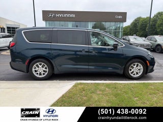 2023 Chrysler Pacifica Touring L CARFAX 1-OWNER