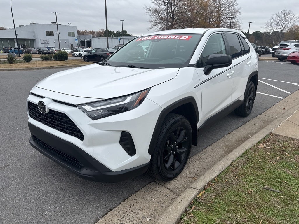 2024 Toyota RAV4 LE