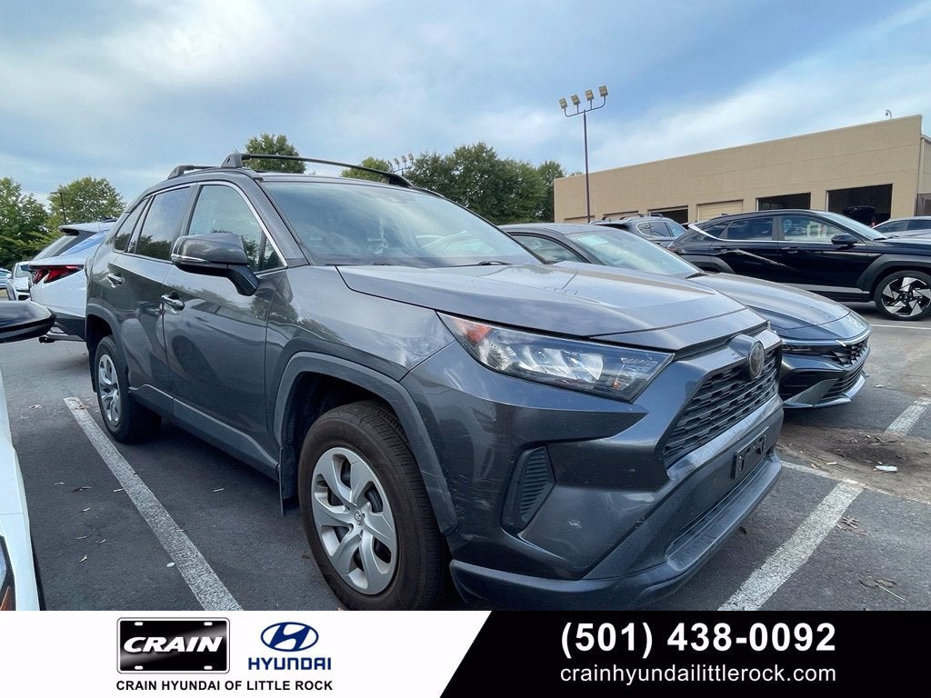 2019 Toyota RAV4 LE Clean CarFax, Blind Spot Warning