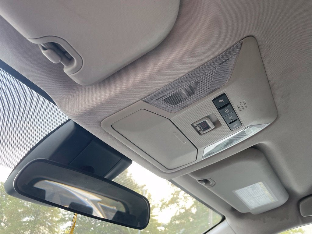 2019 Toyota RAV4 LE Clean CarFax, Blind Spot Warning