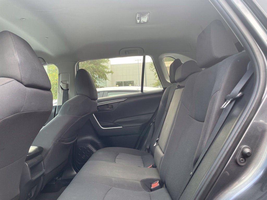 2019 Toyota RAV4 LE Clean CarFax, Blind Spot Warning