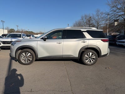 2025 Nissan Pathfinder SL