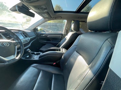 2018 Toyota Highlander Limited Platinum Leather, One Owner, Moonroof, Third Row