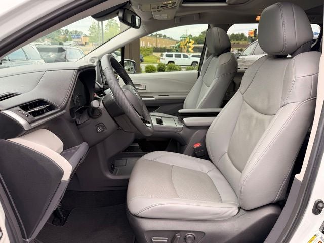 2023 Toyota Sienna Limited 7 Passenger