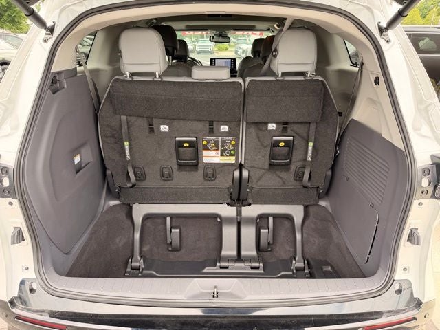 2023 Toyota Sienna Limited 7 Passenger