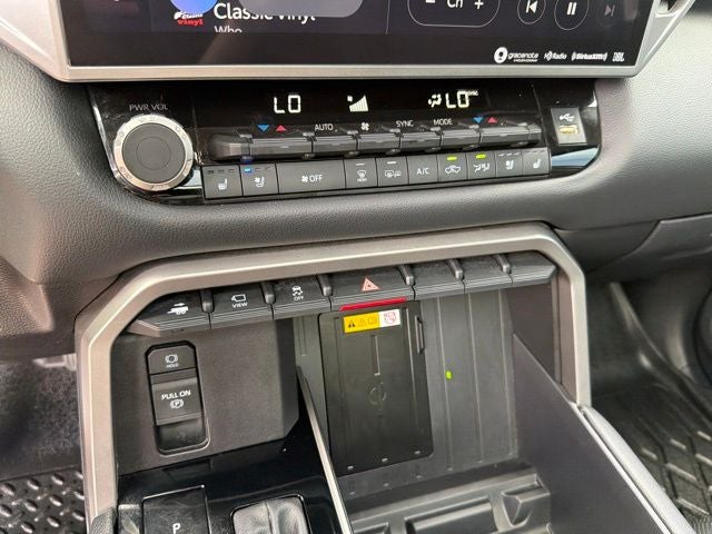 2024 Toyota Tundra Hybrid Limited CLEAN CARFAX 1-OWNER