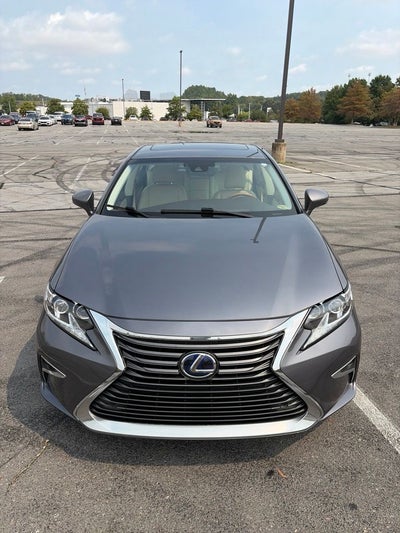 2016 Lexus ES 300h Luxury Pkg, Navi, Adaptive Cruise, Parking Sensors