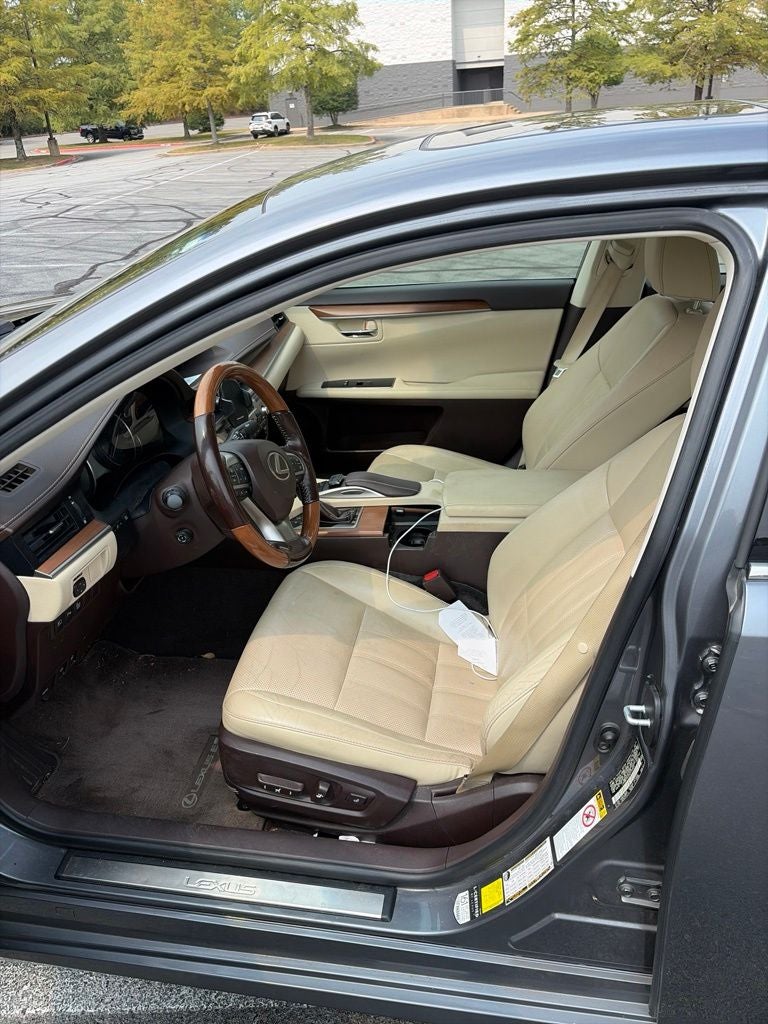 2016 Lexus ES 300h Luxury Pkg, Navi, Adaptive Cruise, Parking Sensors
