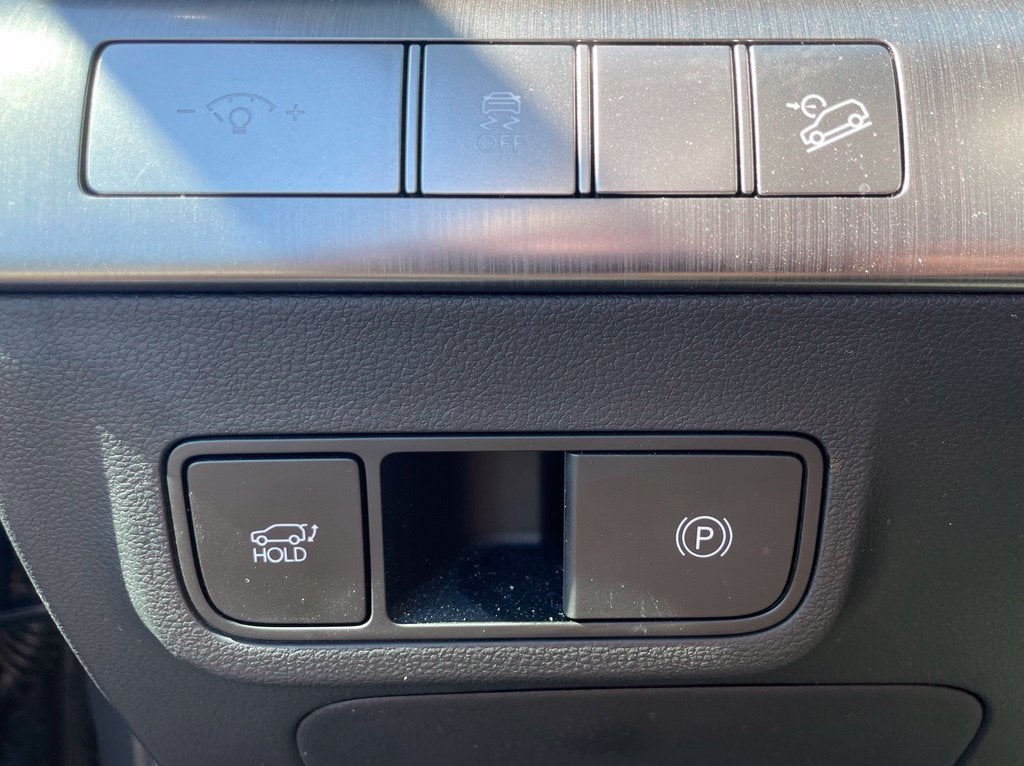 2024 Hyundai Kona Limited Moonroof, Leather, One Owner, Clean CarFax