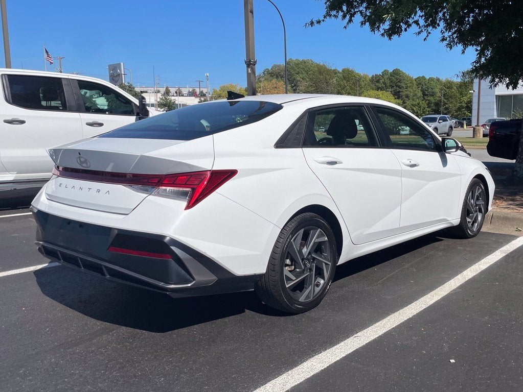 2025 Hyundai Elantra SEL Convenience Moonroof, Clean CarFax, One Owner