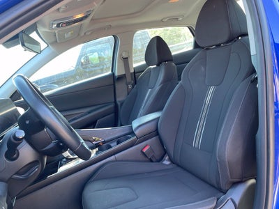 2025 Hyundai Elantra SEL Convenience Moonroof, One Owner