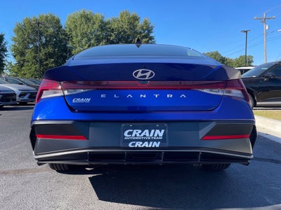 2025 Hyundai Elantra SEL Convenience Moonroof, One Owner