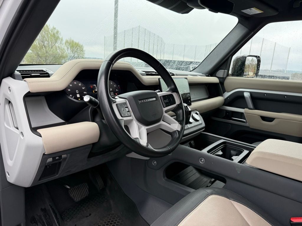 2023 Land Rover Defender 130 X-Dynamic SE CARFAX 1-OWNER