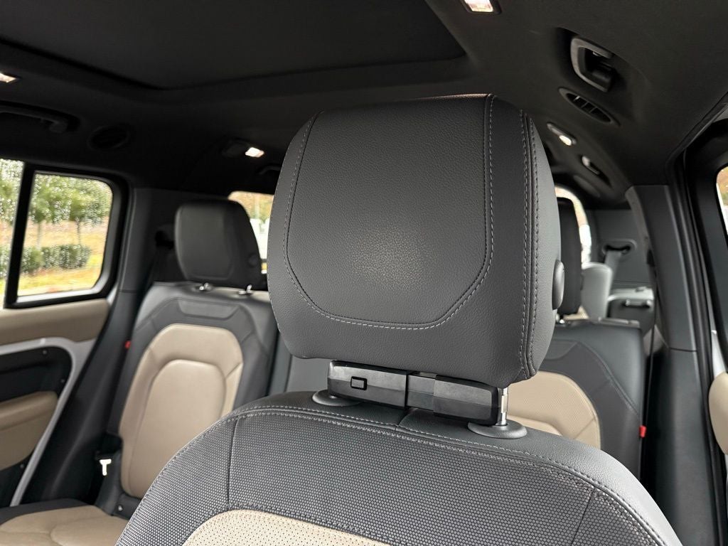 2023 Land Rover Defender 130 X-Dynamic SE CARFAX 1-OWNER
