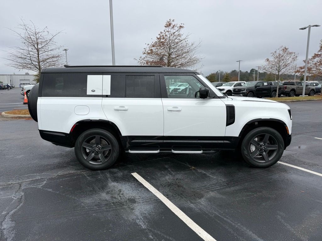2023 Land Rover Defender 130 X-Dynamic SE CARFAX 1-OWNER