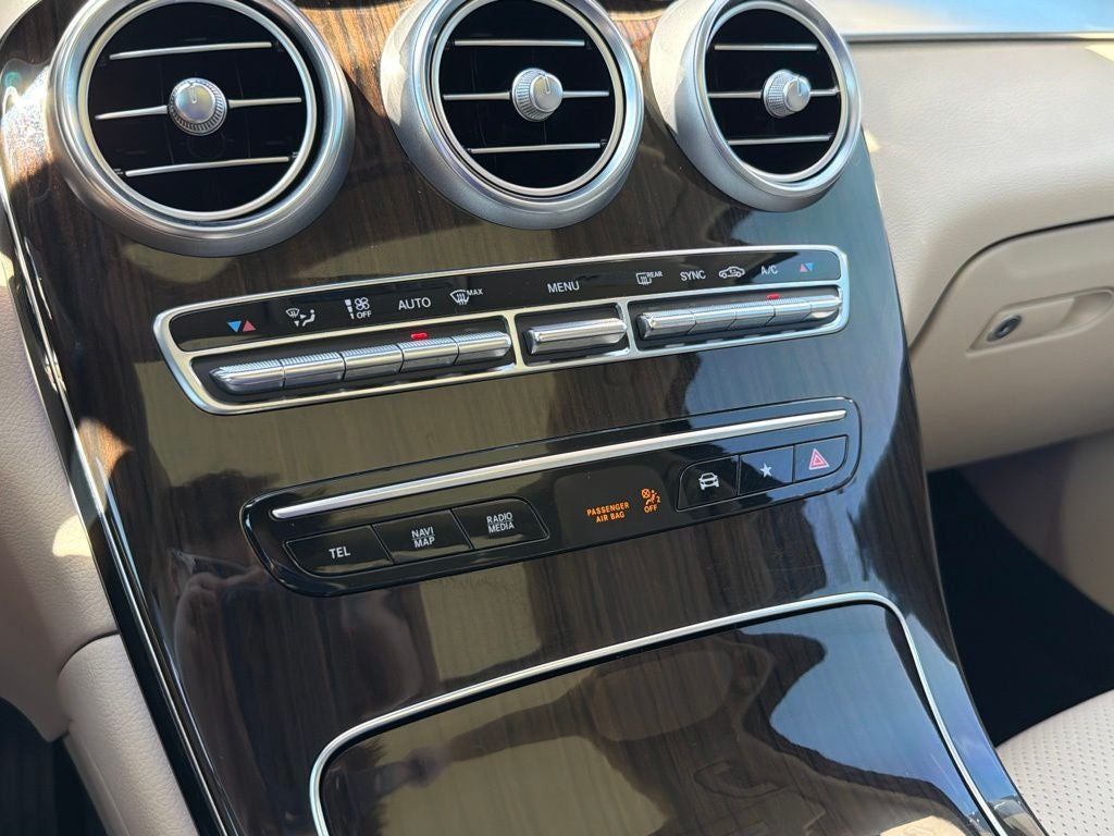 2022 Mercedes-Benz GLC GLC 300 Pano Moonroof, Clean CarFax