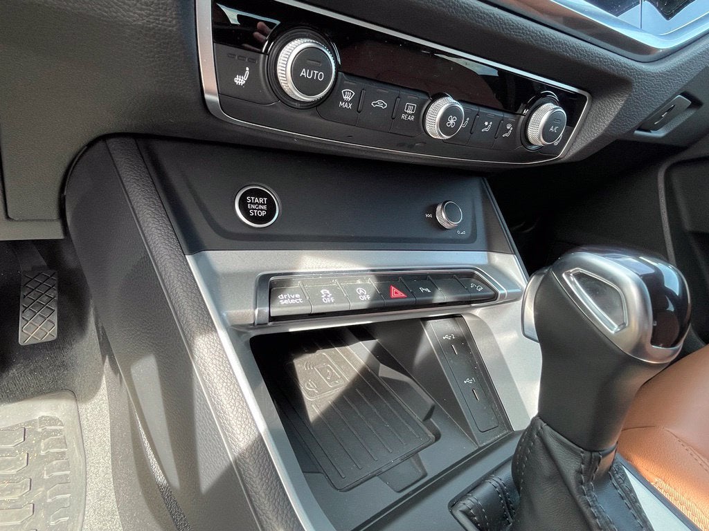 2024 Audi Q3 Premium Plus, One Owner, Navi, Leather, Moonroof S Line quattro