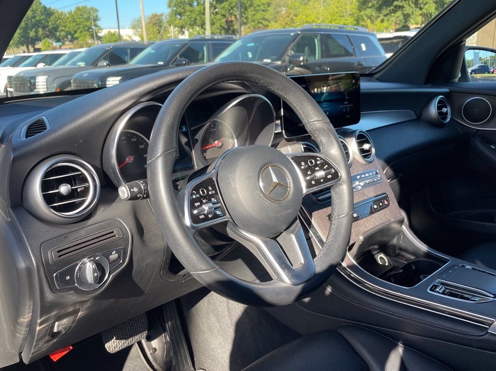 2020 Mercedes-Benz GLC GLC 300 Pano Roof, Leather, Low Miles, One Owner