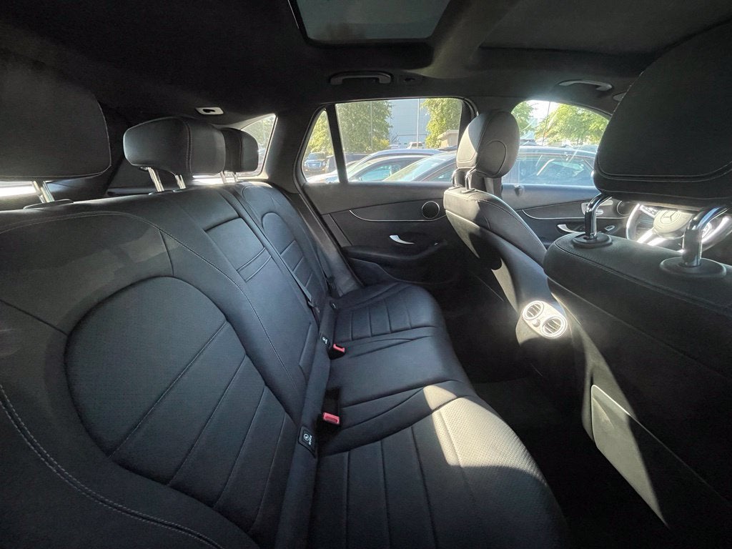 2020 Mercedes-Benz GLC GLC 300 Pano Roof, Leather, Low Miles, One Owner
