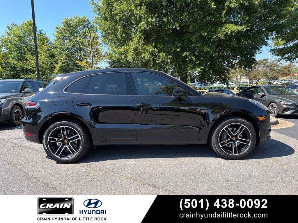2020 Porsche Macan Base Pano Roof, BOSE, 20" Wheels, Heated & Cooled Seats