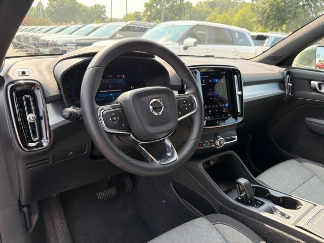 2024 Volvo XC40 B5 Core CLEAN CARFAX 1-OWNER