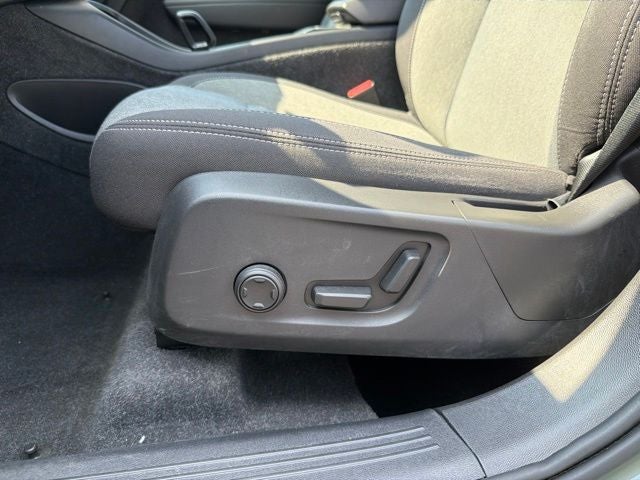 2024 Volvo XC40 B5 Core CLEAN CARFAX 1-OWNER