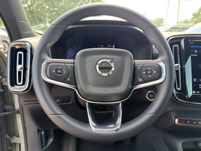 2024 Volvo XC40 B5 Core CLEAN CARFAX 1-OWNER