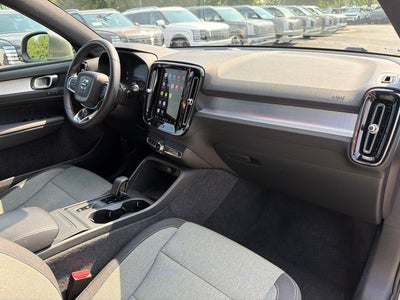 2024 Volvo XC40 B5 Core CLEAN CARFAX 1-OWNER