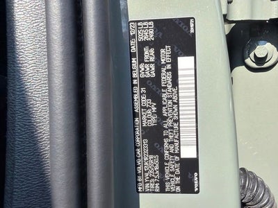 2024 Volvo XC40 B5 Core CLEAN CARFAX 1-OWNER