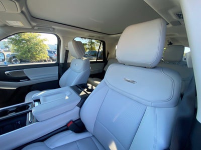 2027 Ford Expedition Platinum