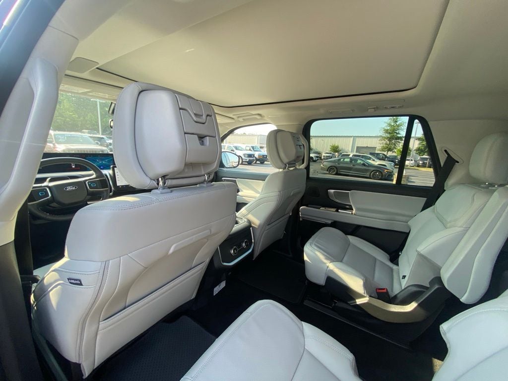 2027 Ford Expedition Platinum