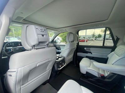 2027 Ford Expedition Platinum