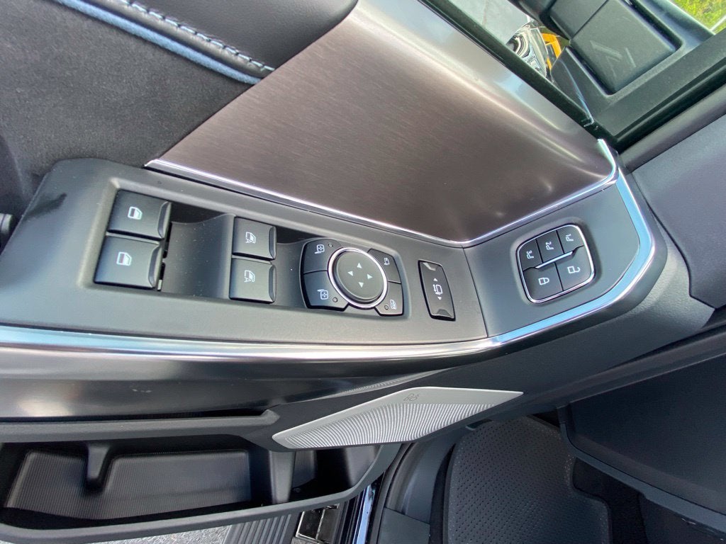 2027 Ford F-350SD Platinum