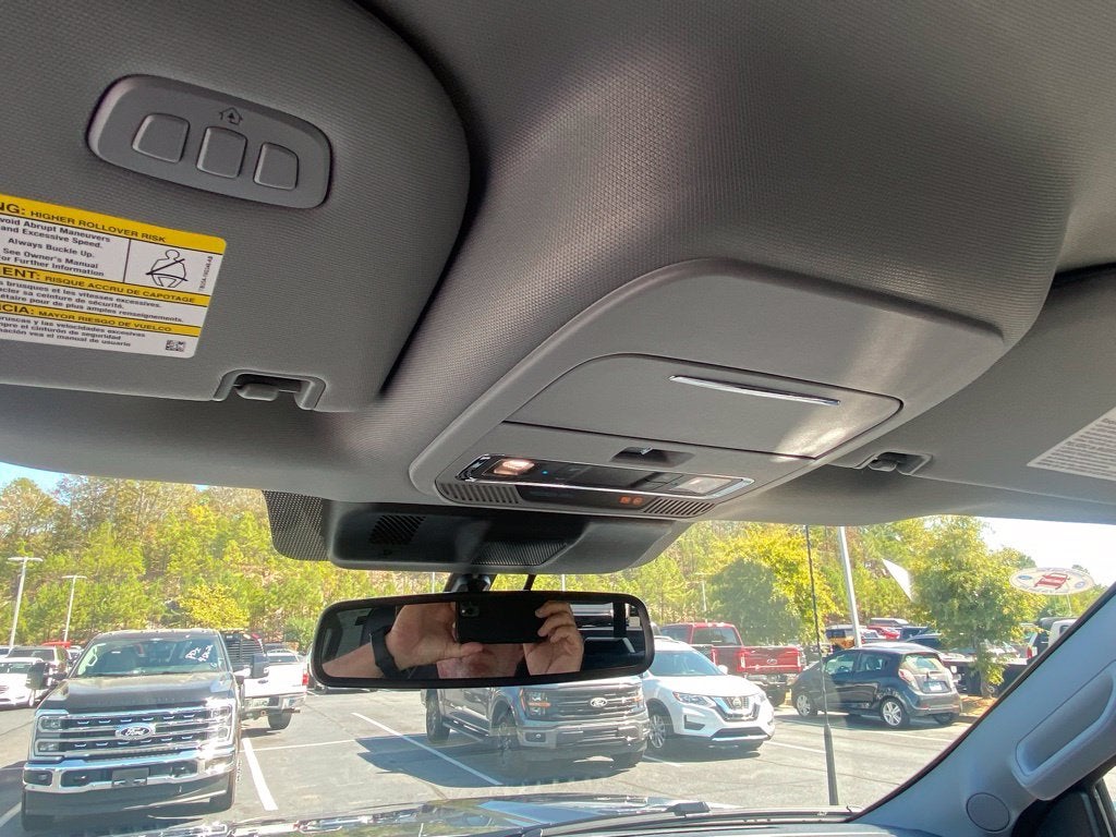 2027 Ford F-350SD Lariat DRW