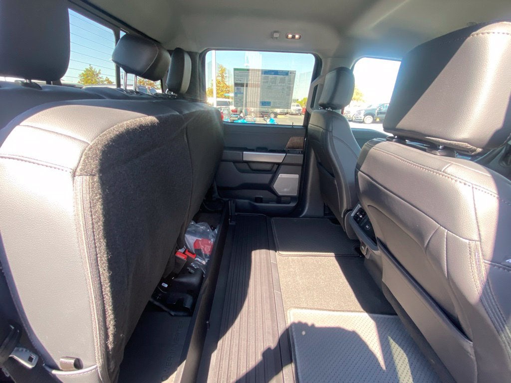 2027 Ford F-350SD Lariat DRW