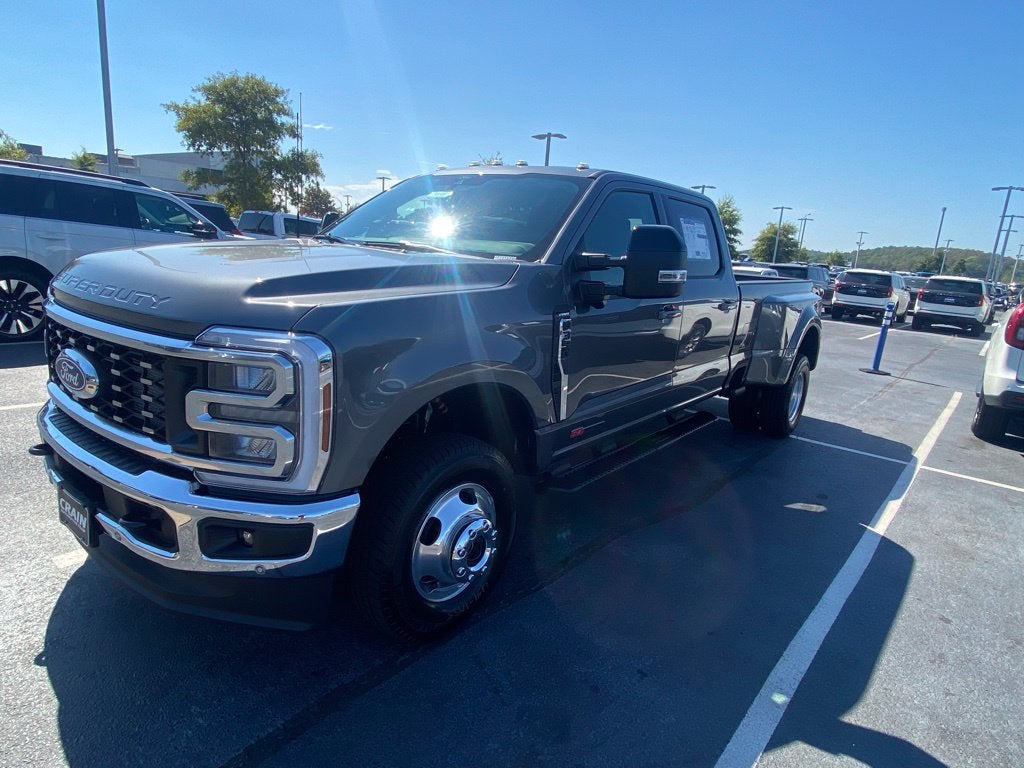 2027 Ford F-350SD Lariat DRW