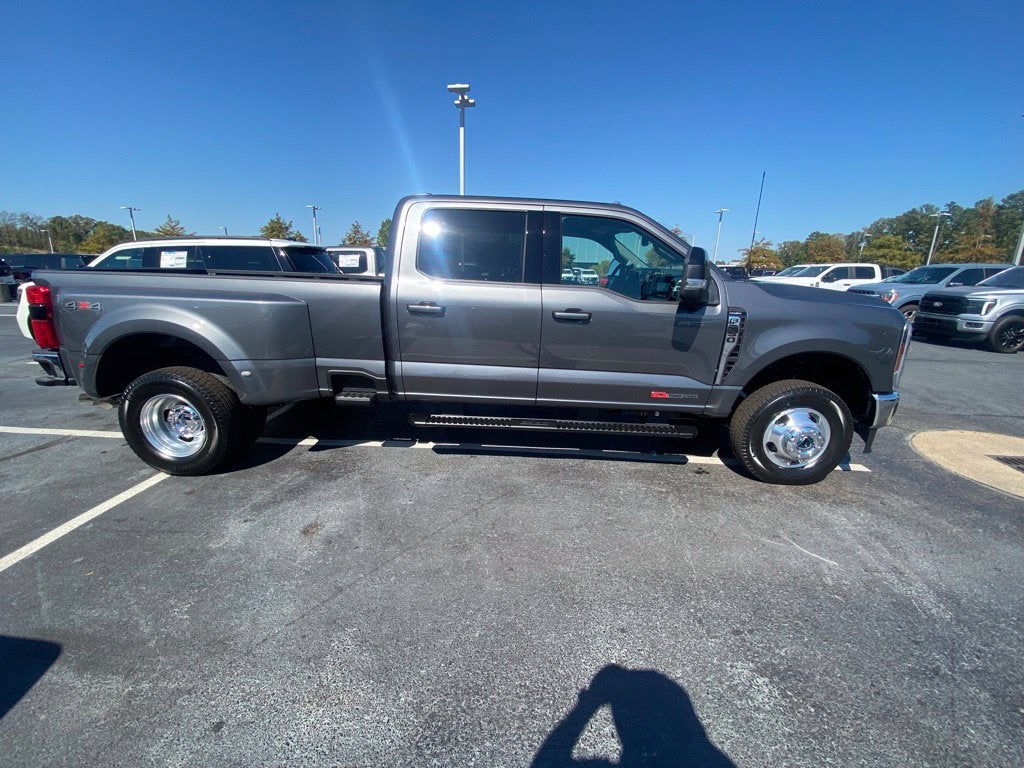 2027 Ford F-350SD Lariat DRW