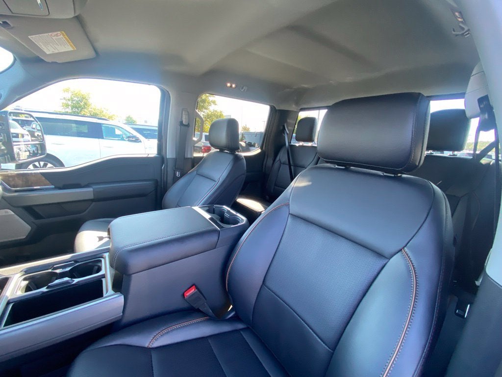 2027 Ford F-350SD Lariat DRW
