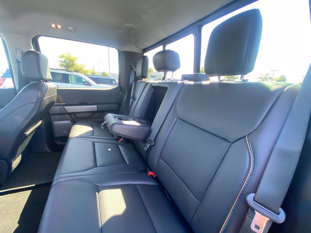 2027 Ford F-350SD Lariat DRW