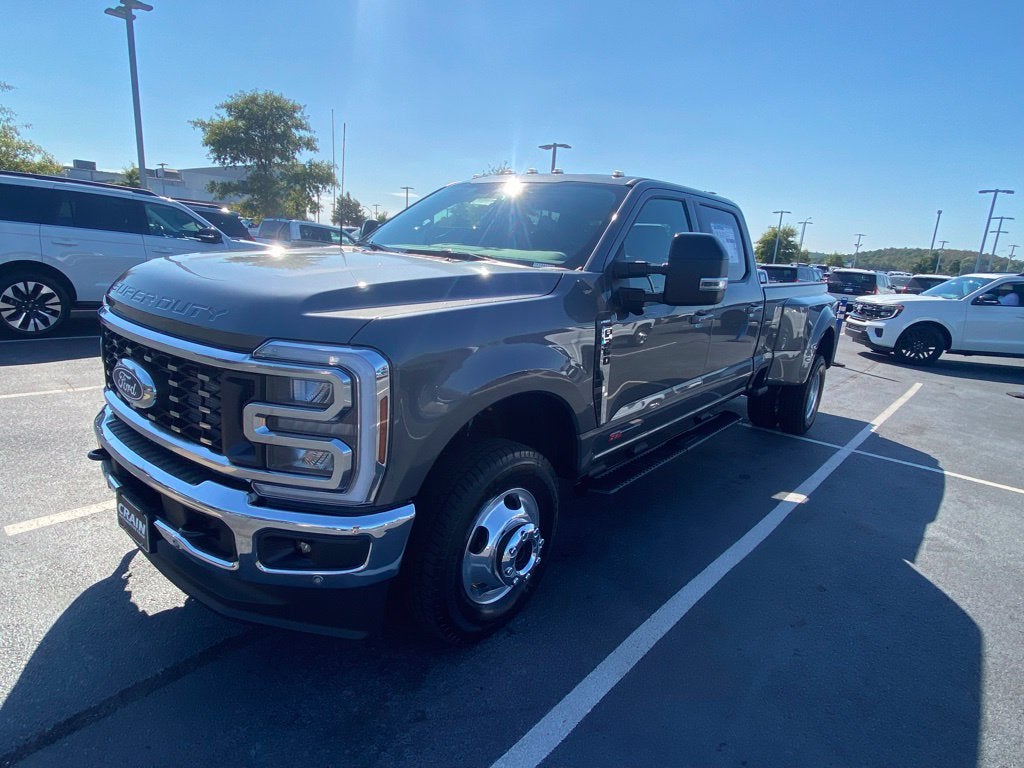 2027 Ford F-350SD Lariat DRW