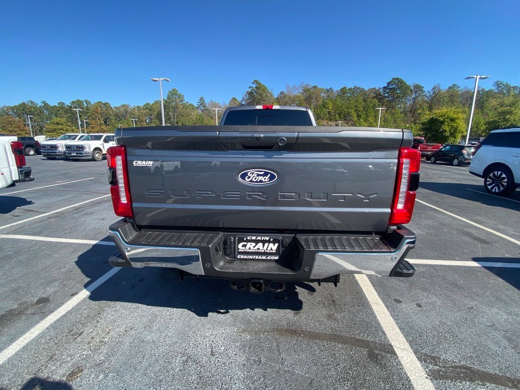 2027 Ford F-350SD Lariat DRW