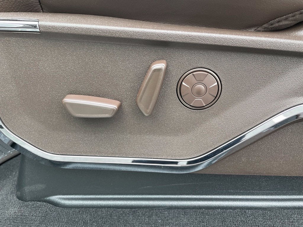 2027 Ford F-350SD King Ranch DRW