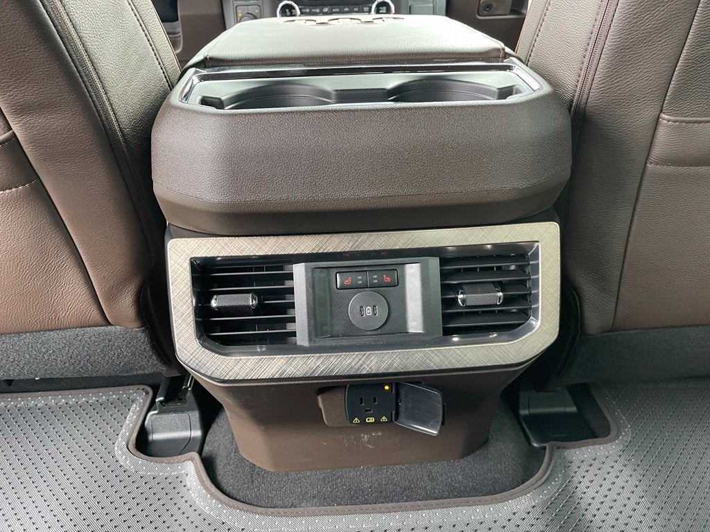 2027 Ford F-350SD King Ranch DRW