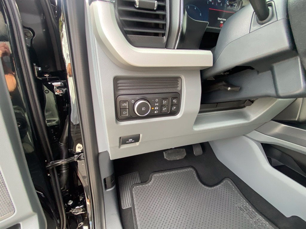 2027 Ford F-350SD XLT DRW
