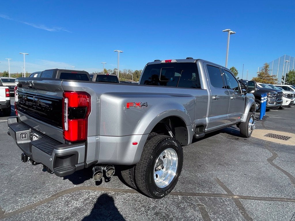 2027 Ford F-450SD Platinum