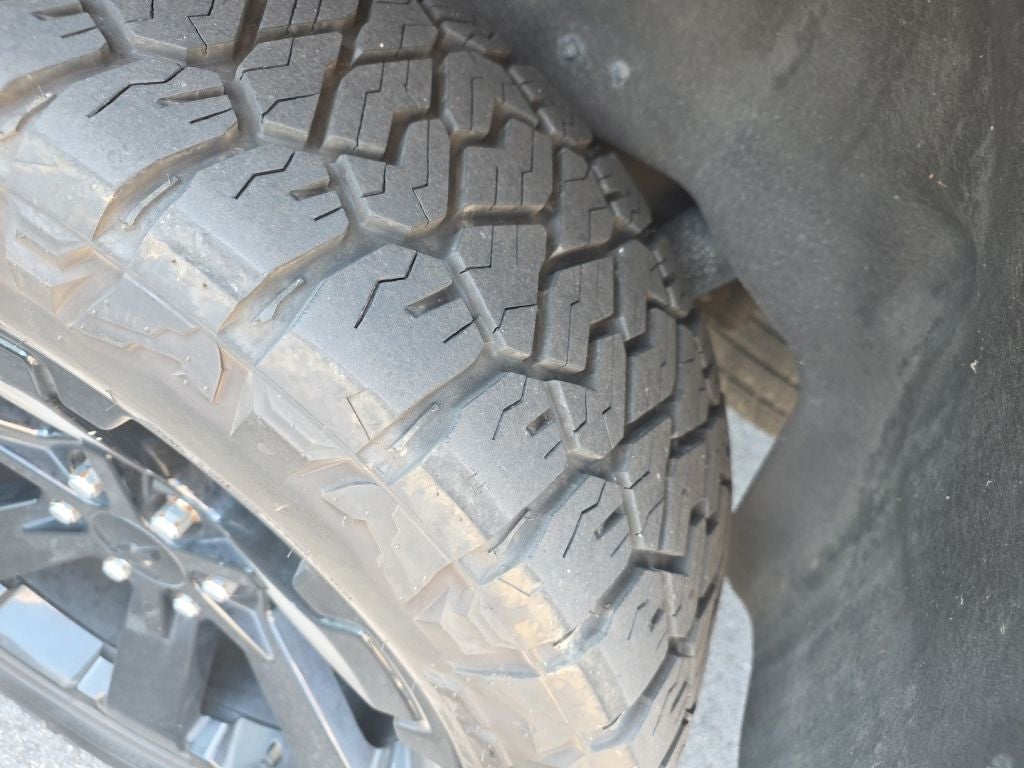 2017 Chevrolet Tahoe LT LEVEL KIT-WHEEL&TIRES