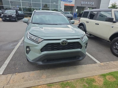 2020 Toyota RAV4 XLE