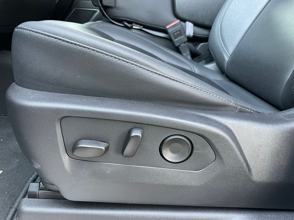 2025 GMC Sierra 1500 SLT - Photo 10