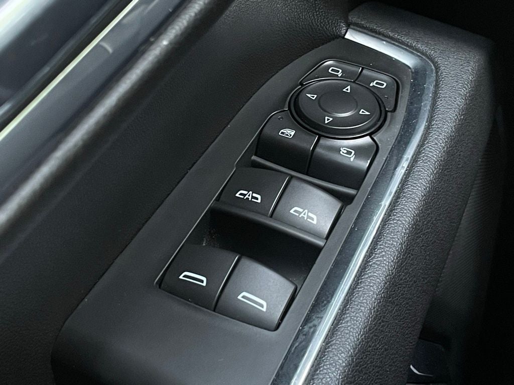 2025 GMC Sierra 1500 SLT - Photo 11