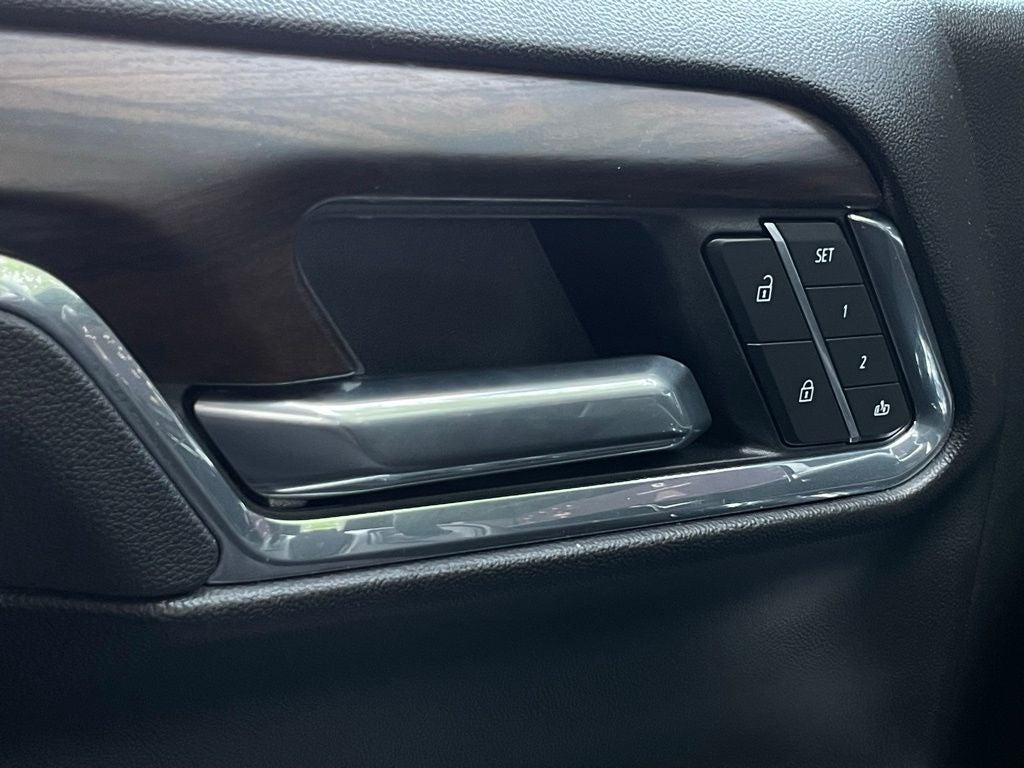 2025 GMC Sierra 1500 SLT - Photo 12